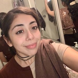 Meet your Posher, Delia